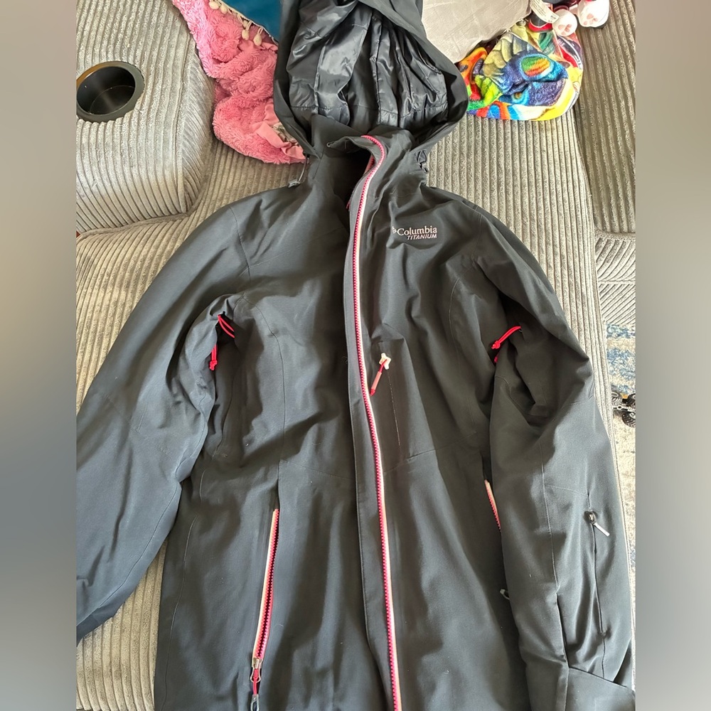 Columbia titanium Black Jacket with pink Zippers